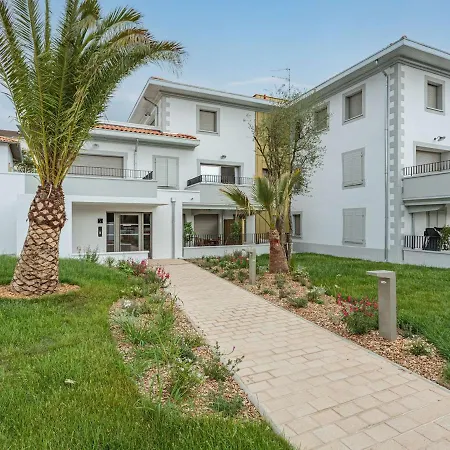 Apartment Moderne A 400m De La Avec Balcon Et Parking A - Fr-1-3-566 Anglet