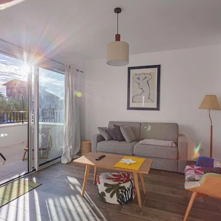 Moderne A 400m De La Avec Balcon Et Parking A - Fr-1-3-566 Anglet